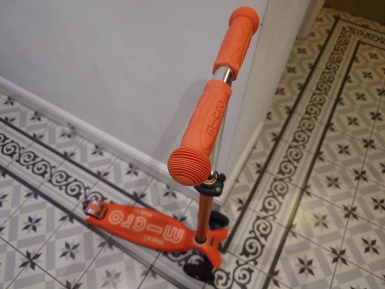 image for Kid's pink Maxi Micro Scooter