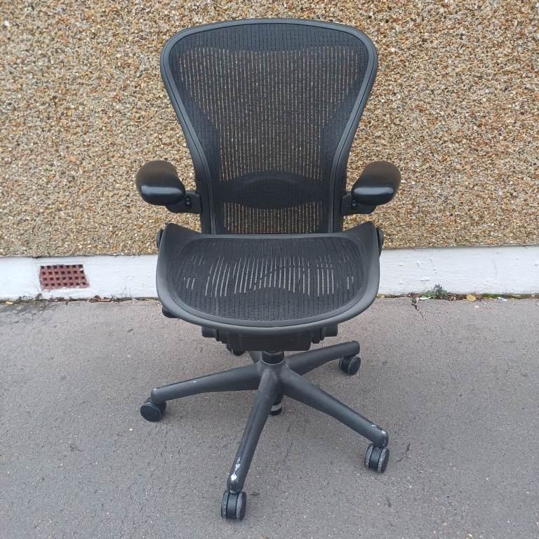 HERMAN MILLER AERON ERGONOMIC OFFICE CHAIR SIZE B