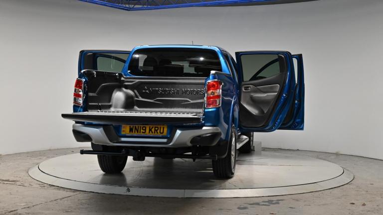 2019 Mitsubishi L200 2.4 DI-D DC Barbarian 4WD Euro 6 4dr PICK UP Diesel Manual