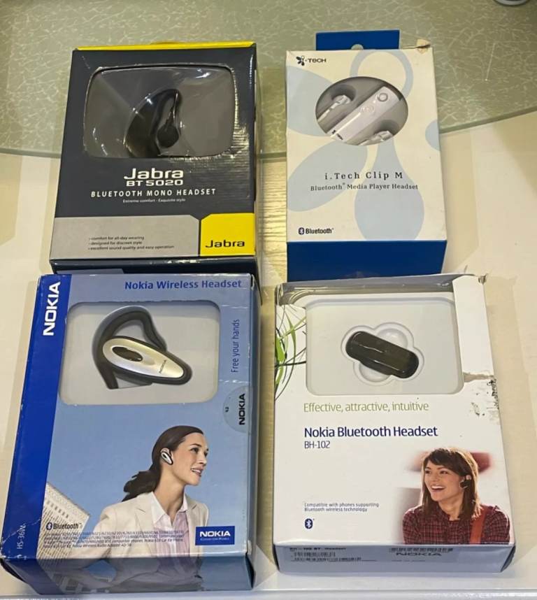 Bluetooth Headsets for Mobile Phones ( JOB LOT)