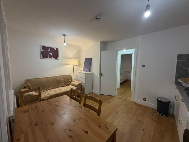 Second Floor 1 Bedroom Flat at Kings Cross - DSS Welcome
