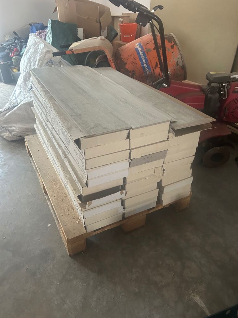 Porcelain floor titles