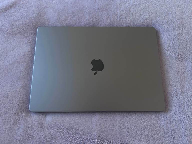 MacBook pro 16 M2 2022 512gb