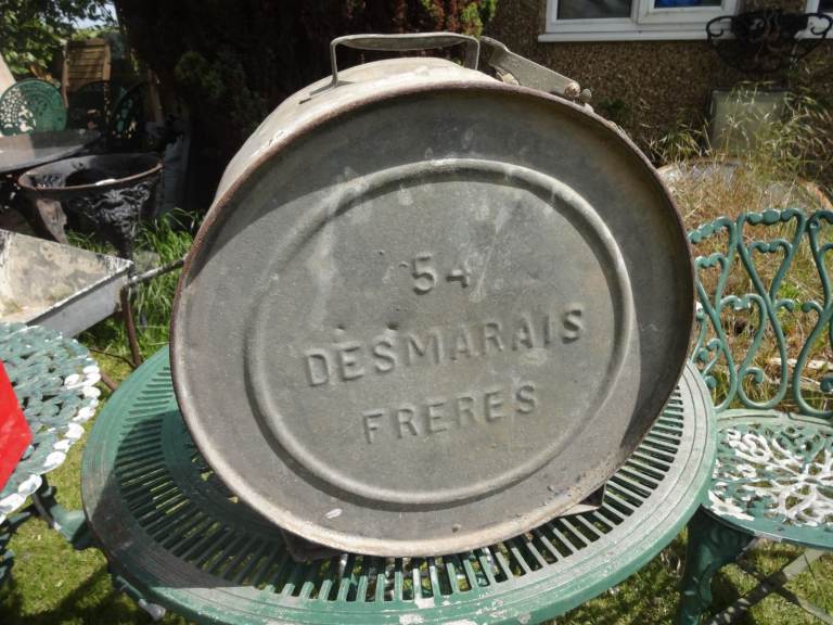 VINTAGE FRENCH OIL / PETROL CAN ~ DESMARAIS FRERES ~ 1950s ~