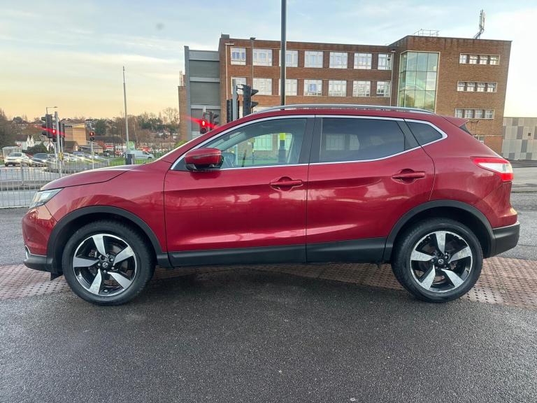 2015 Nissan Qashqai 1.2 DiG-T N-Tec+ 5dr HATCHBACK PETROL Manual