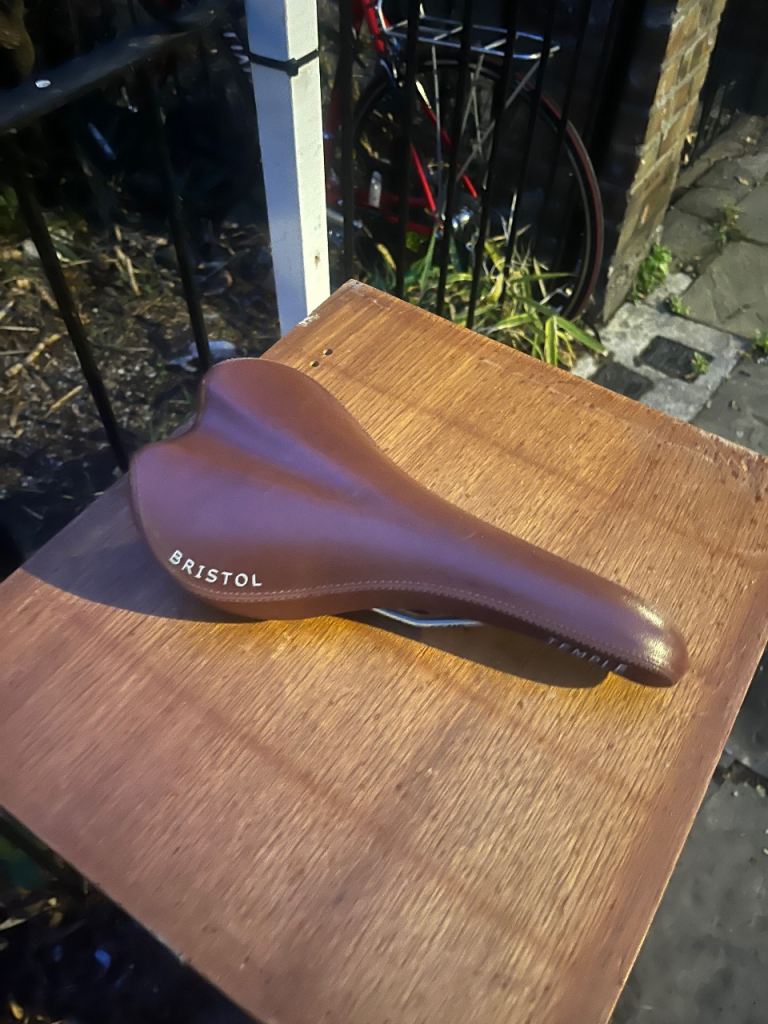 GONE Bristol Bike Saddle – Brown, Very Good Condition