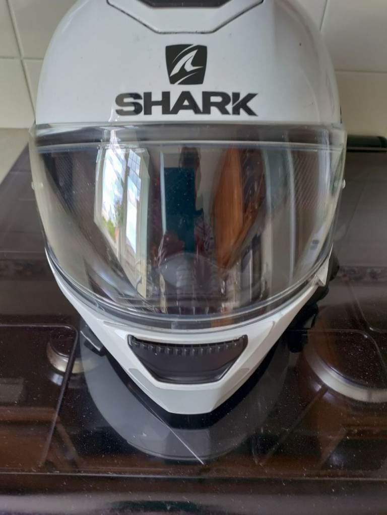 Crash helmet and intercom 