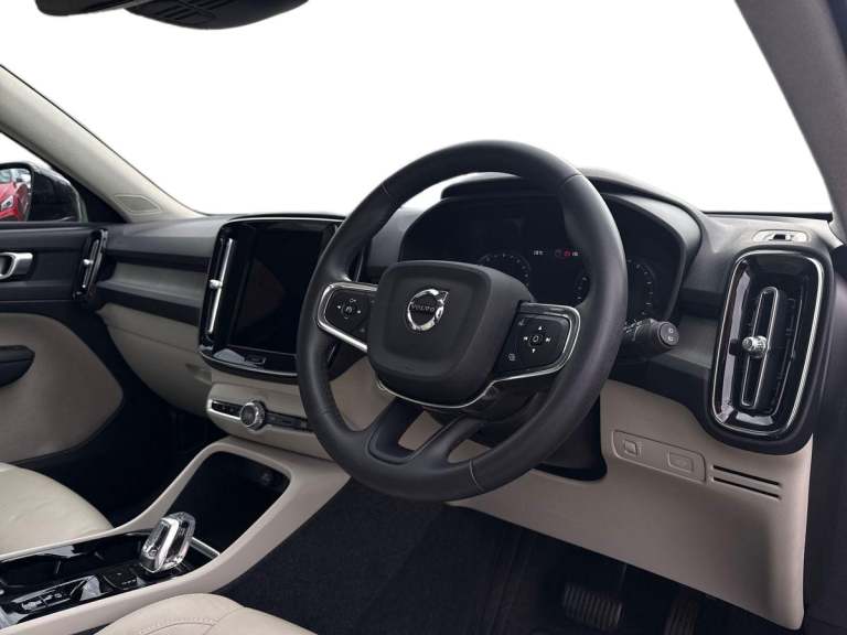 2022 Volvo XC40 2.0 B4P Inscription 5dr AWD Auto [7 speed] ESTATE PETROL Automatic