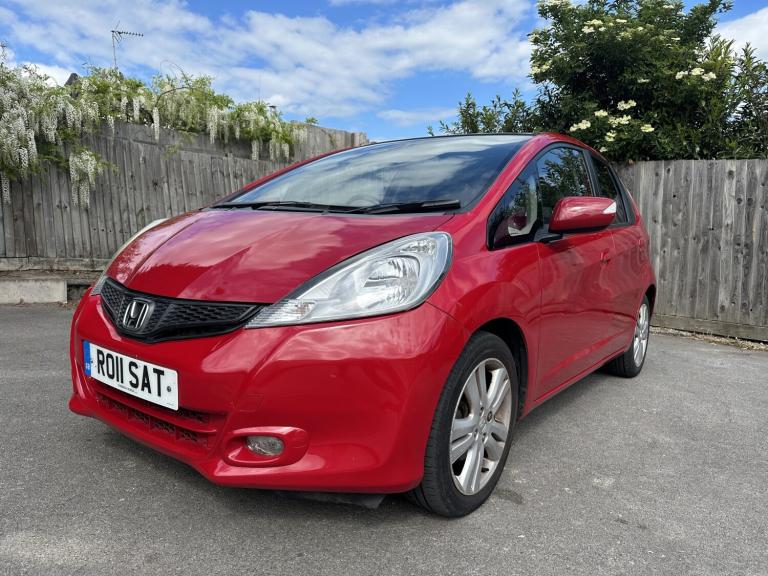 HONDA JAZZ 1.4 i-VTEC EX Red Auto Petrol 2011
