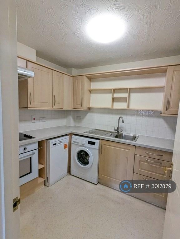 2 bedroom flat in Turing Drive, Bracknell, RG12 (2 bed) (#3017879)