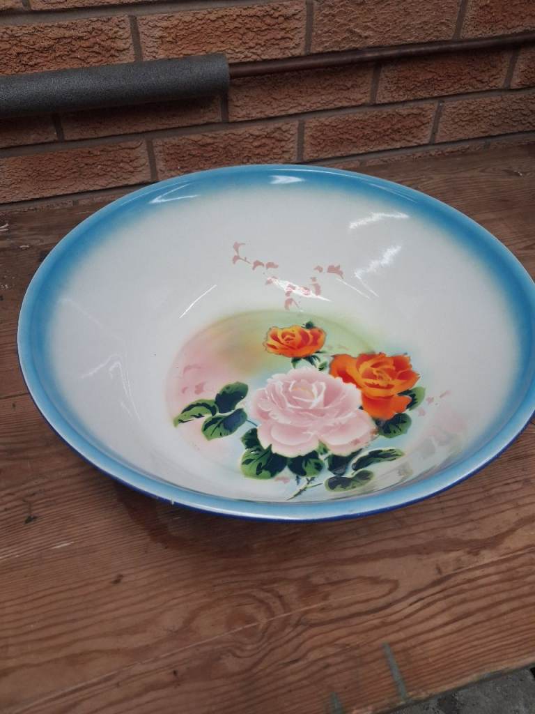 Vintage Enamel Washing Up Bowl - Floral Design