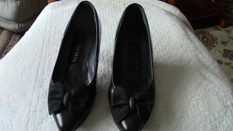 Women's heels shoes, real patent leather, made in Italy, size 4, £ 5