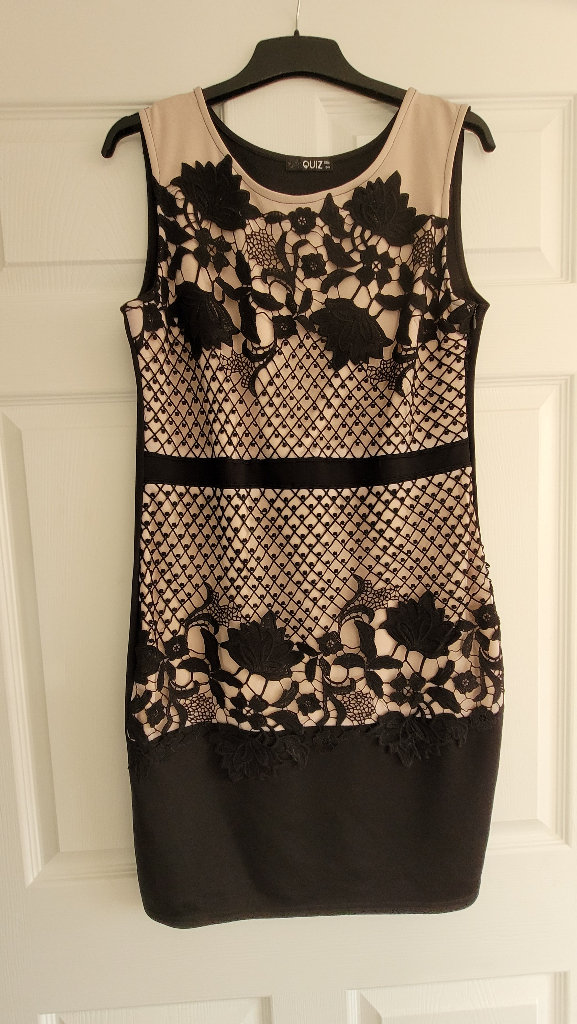 Lovely Quiz dress size 14