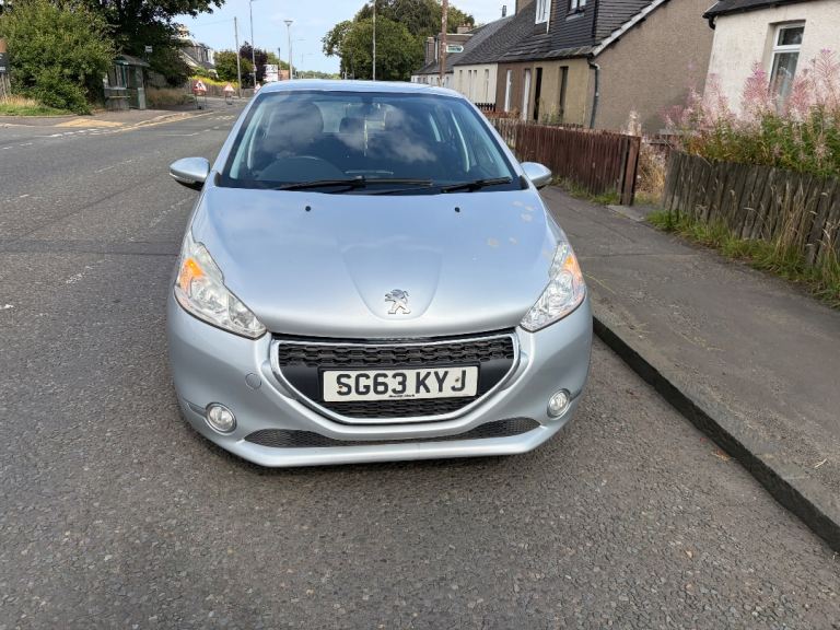Peugeot 208 spares or repair 