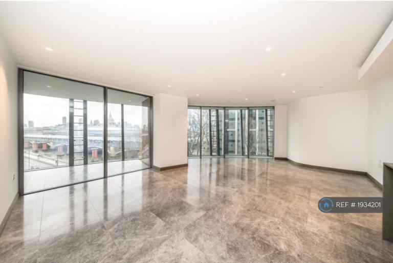 2 bedroom flat in Blackfriars Road, London, SE1 (2 bed) (#1934201)