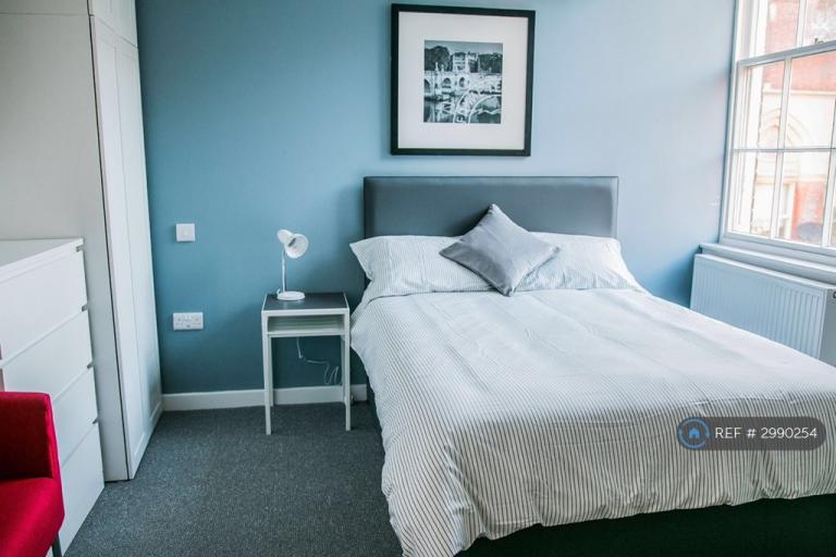 Studio flat in Wolverhampton Street, Dudley, DY1 (#2990254)