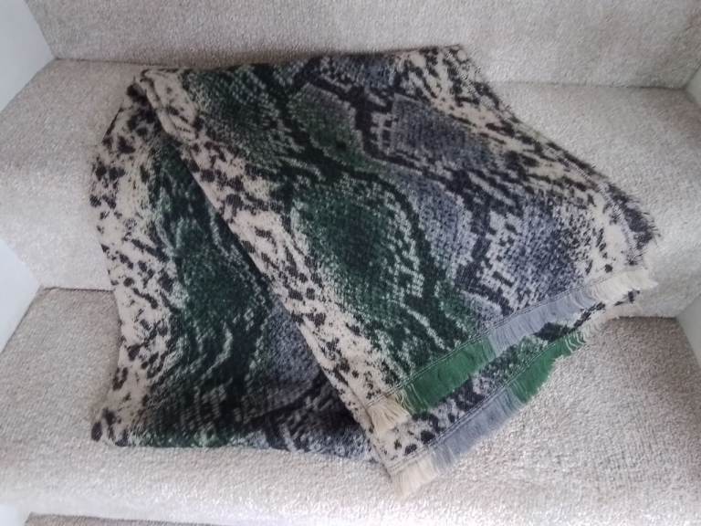 Scarf Brand New In Animal Pattern Design 