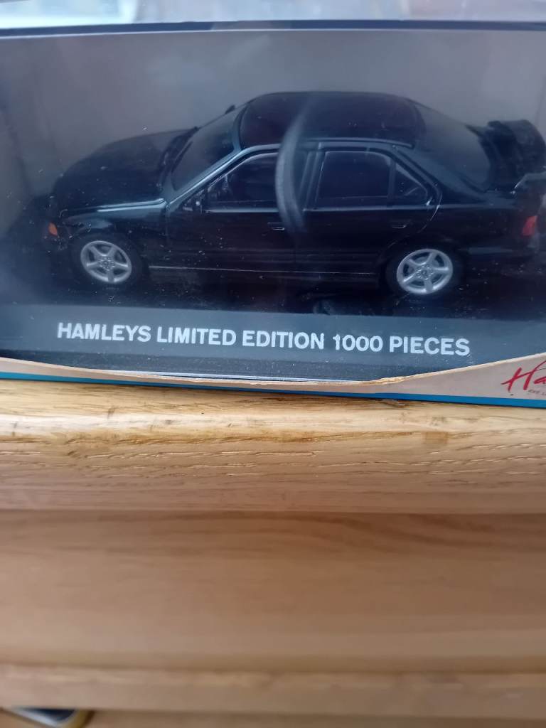 Hamleys die cast minichamps E36 1.43 scale bmw 318is