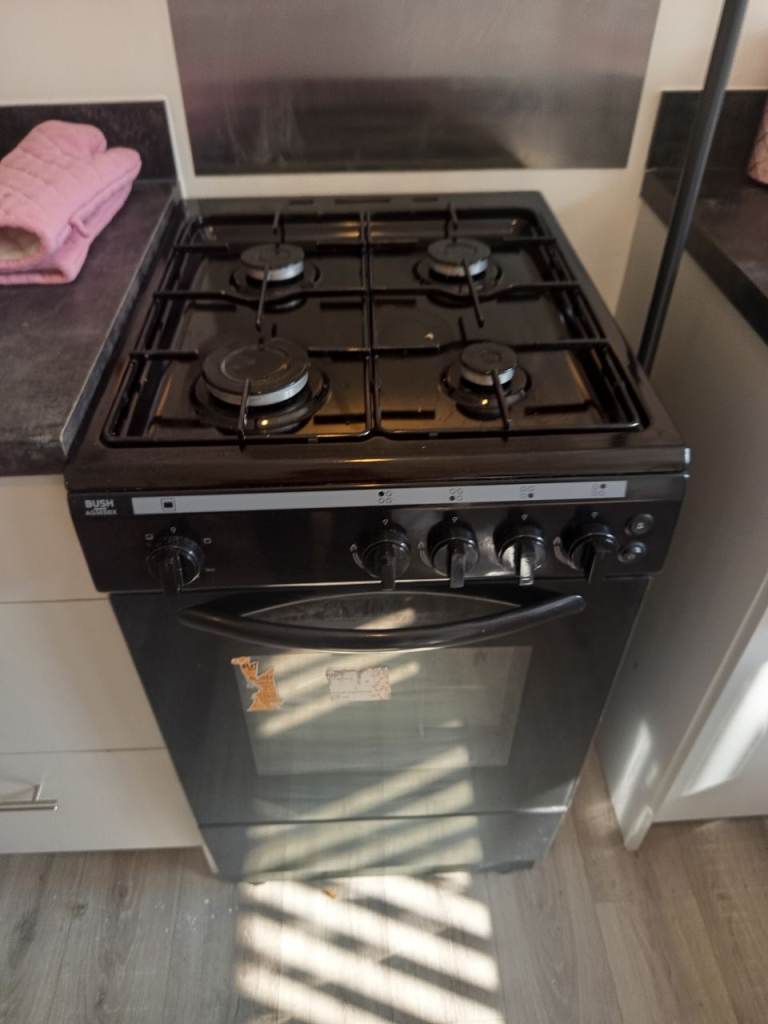Bush Black Freestanding Gas Cooker with 4 Hobs and Oven