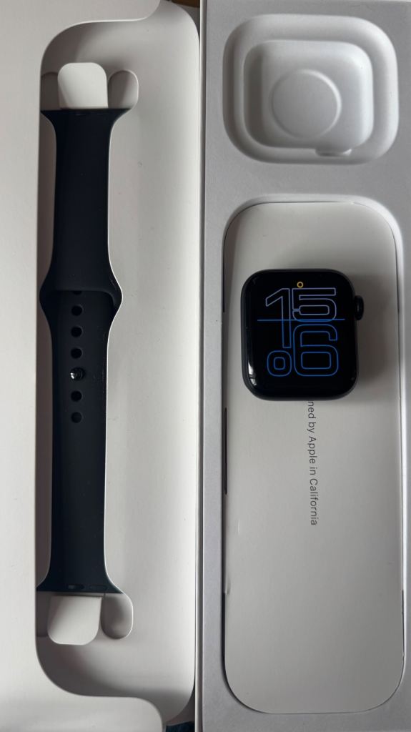 Apple Watch SE 2022 40MM Excellent condition 