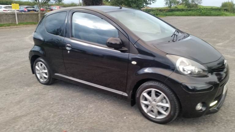 *!*LOW MILES*!* 2014 TOYOTA AYGO 998cc **FULL YEARS MOT** **JUST VALETED** **£20 A YEAR ROAD TAX**