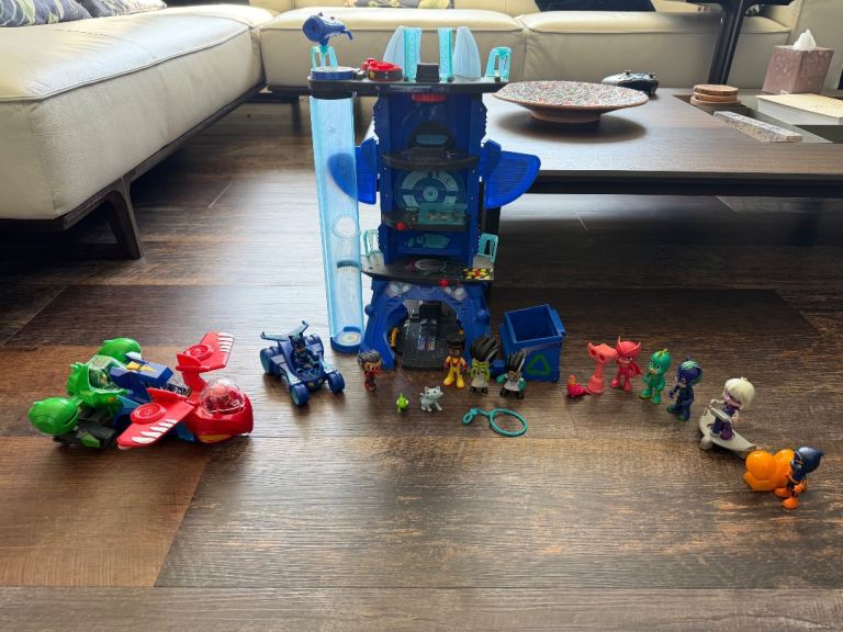 Paw Patrol & PJ Mask play sets