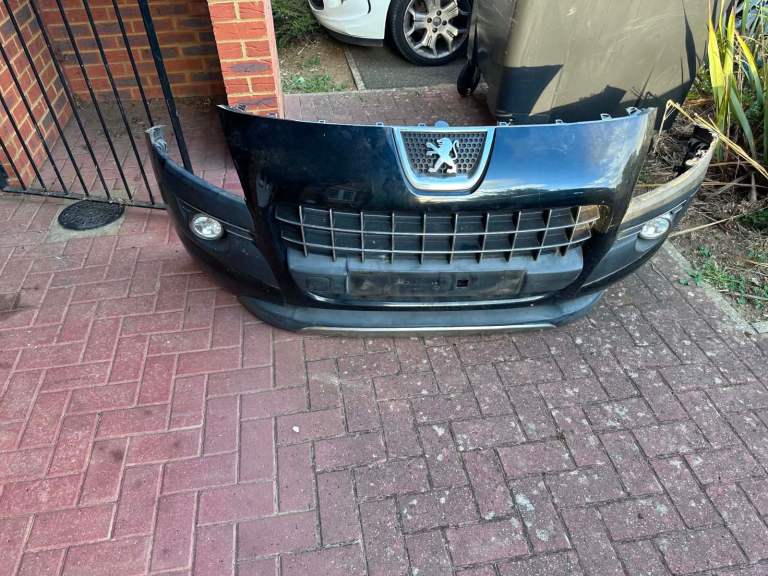 Peugeot 2011 3008 bumper 