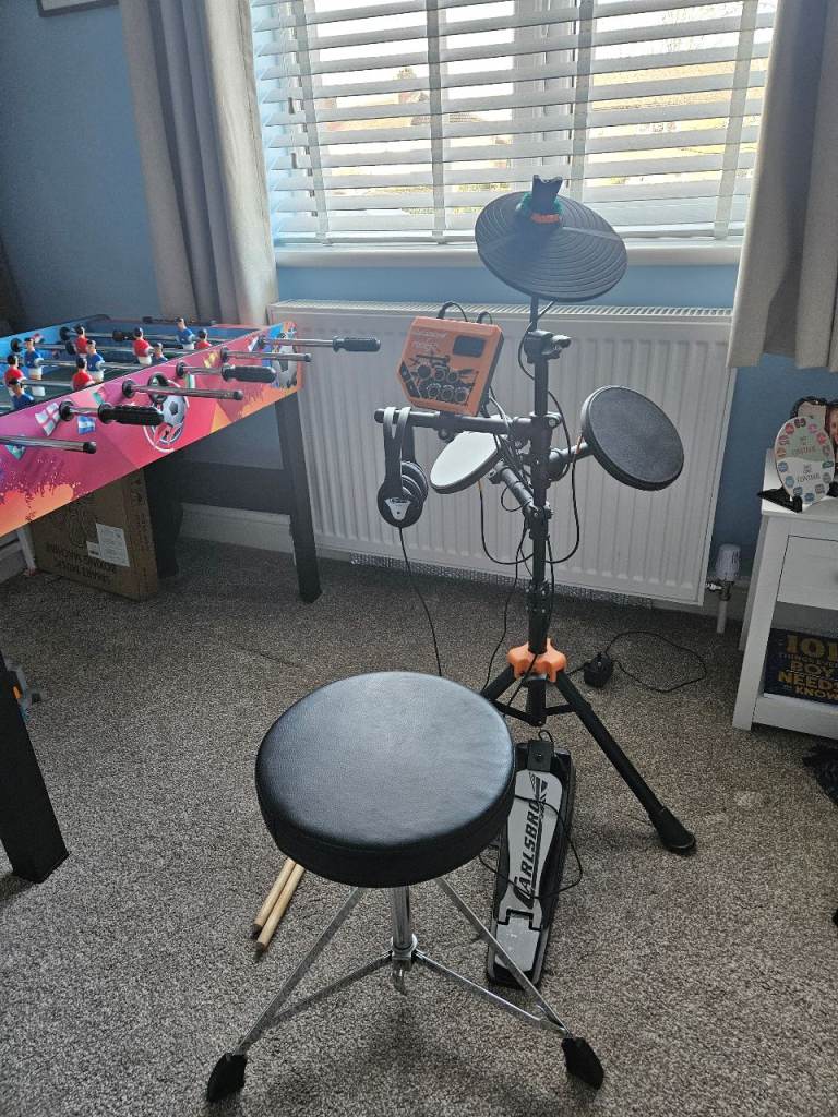 *OPEN TO OFFERS* Digital drum & stool set barley used