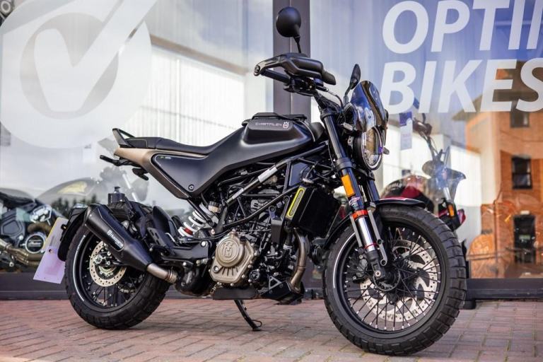 Husqvarna Svartpilen 125 LOW MILES ! LEARNER LEGAL 125