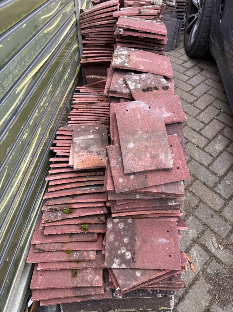 Roof tiles, Used concrete tiles , 40 p per tile ,  Buyer collects