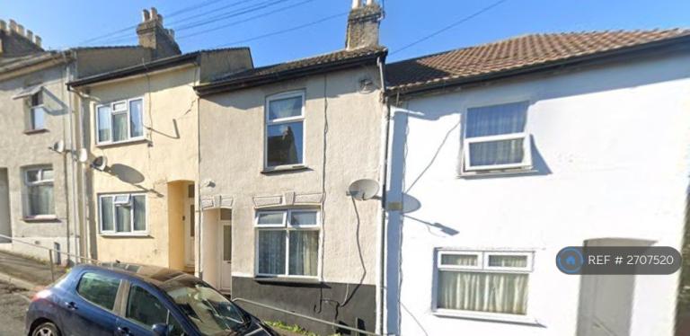 3 bedroom house in Gordon Road, Chatham, ME4 (3 bed) (#2707520)