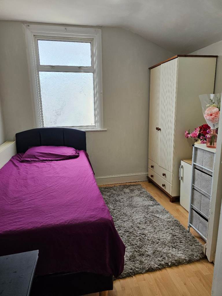 Newly Furnished Nice Cozy Single Room Available On Strone Road Off Green Street Forest Gate
