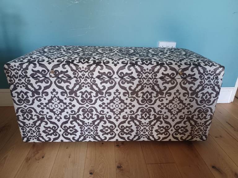 Large Ottoman/Blanket Box