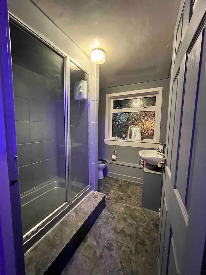 Room For Rent, Tillicoultry