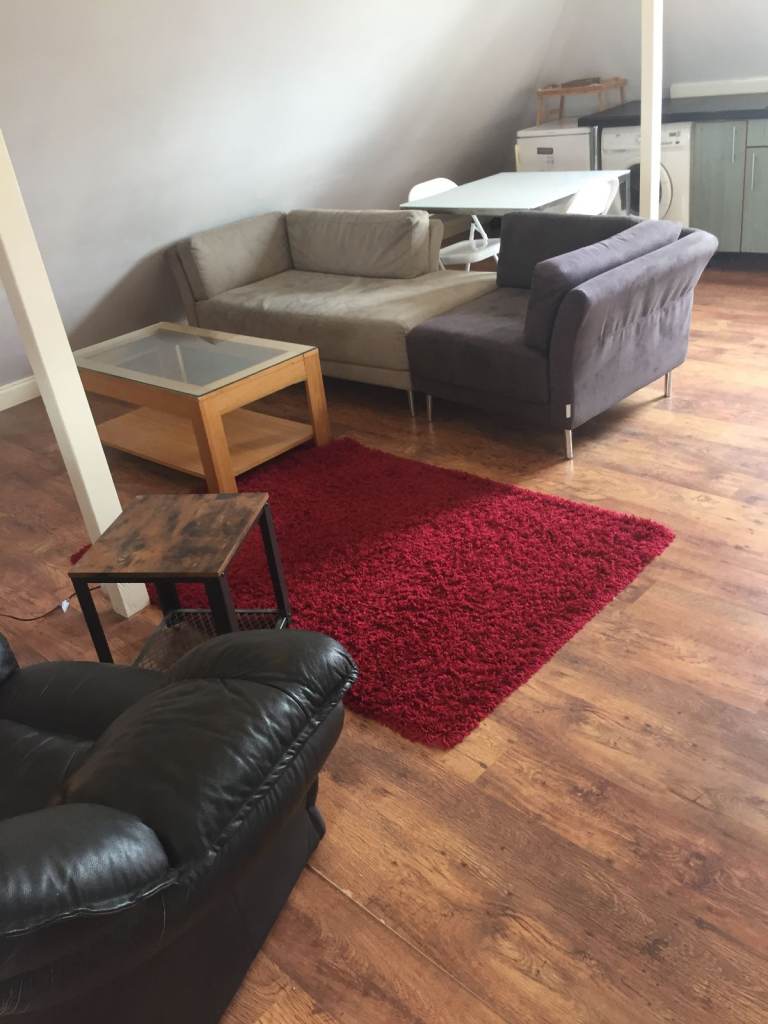 Large Studio flat NW9 London Colindale