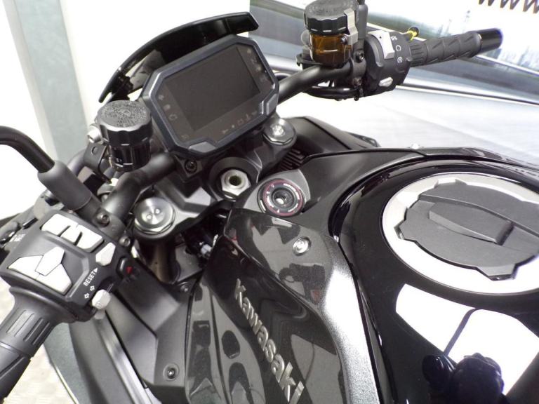 2025 KAWASAKI ZH2 WITH ONLY 1245 MILES FROM NEW