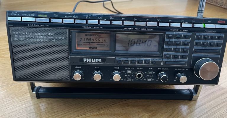 Phillips D2999 World receiver 