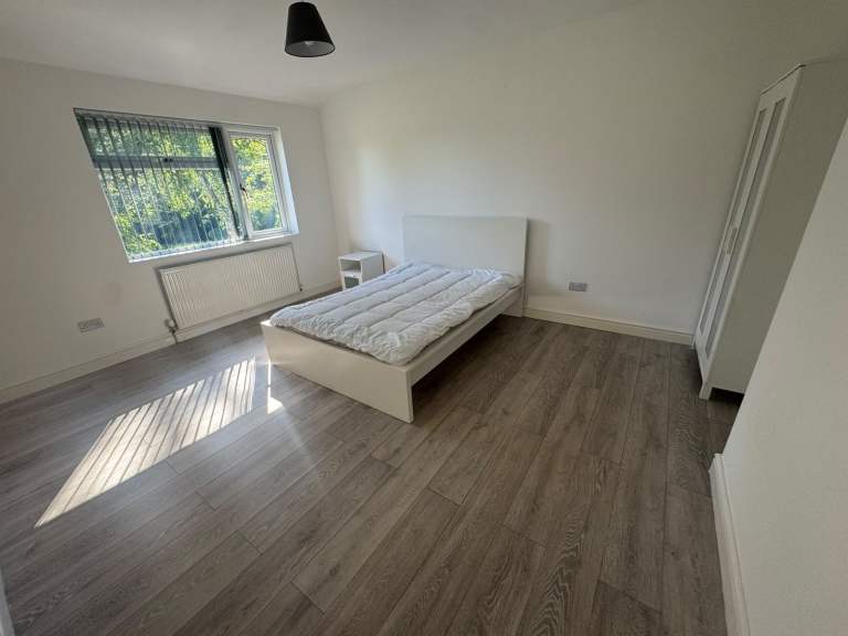 Double room available in Coventry CV3