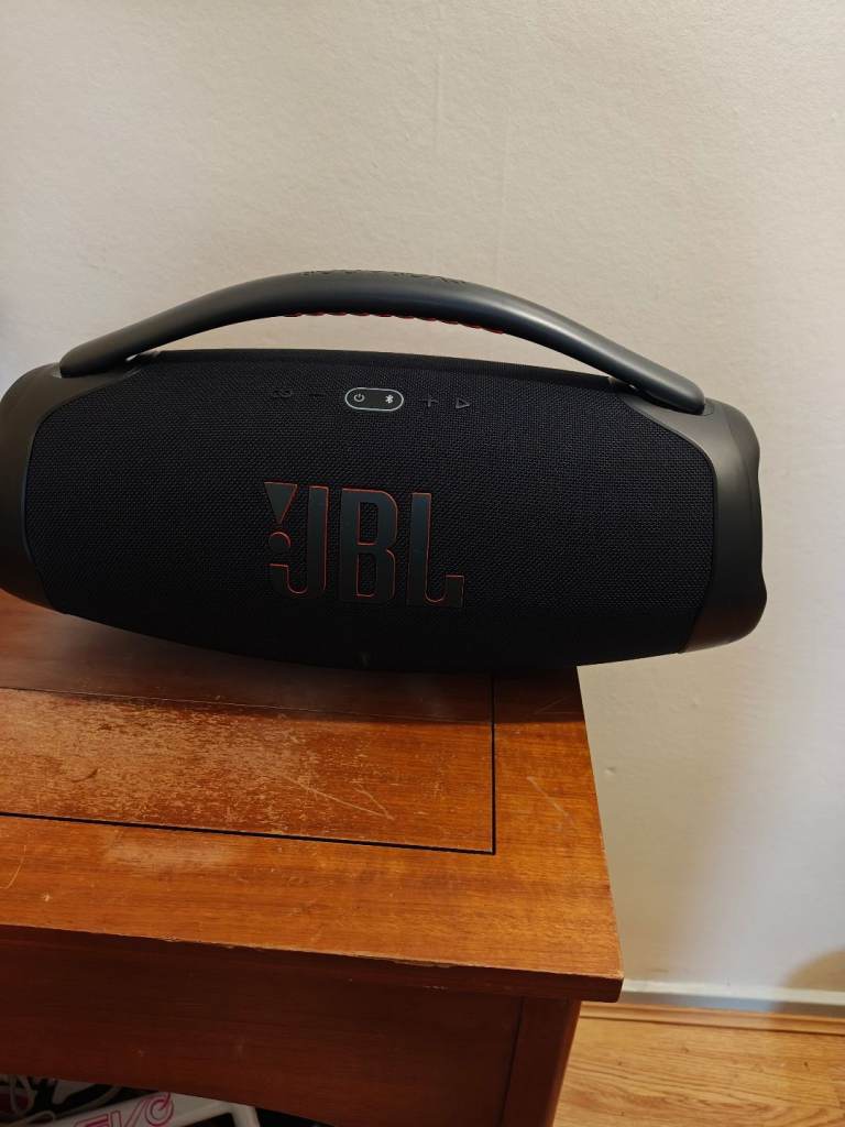 JBL3 PORTABLE BOOMBOX FOR SALE