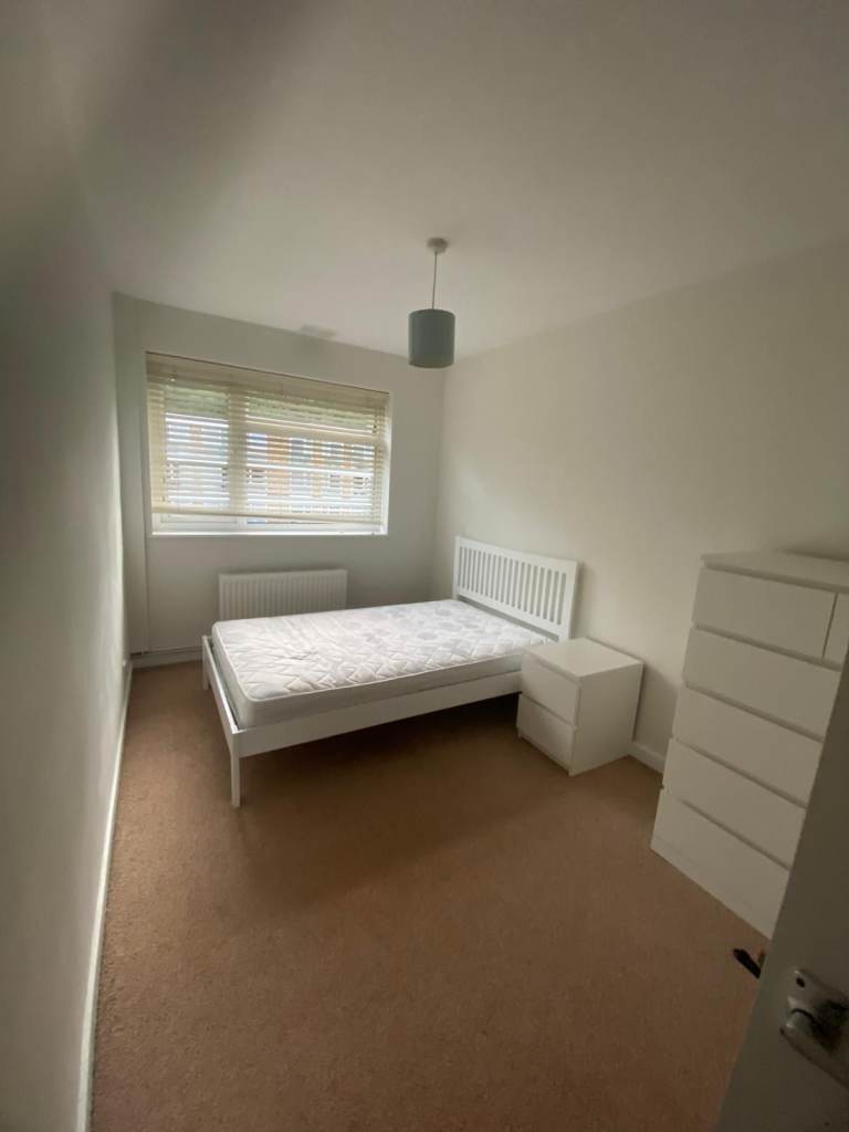 Spacious & Cosy double room for rent SE19 2DF