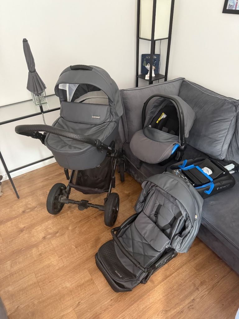 image for Venicci pram