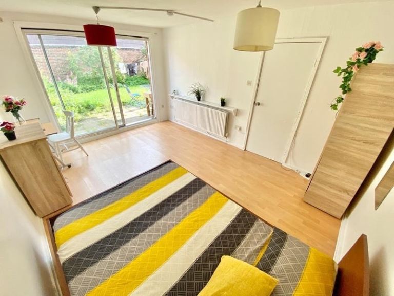 🎉Double Room Available Now 🎉