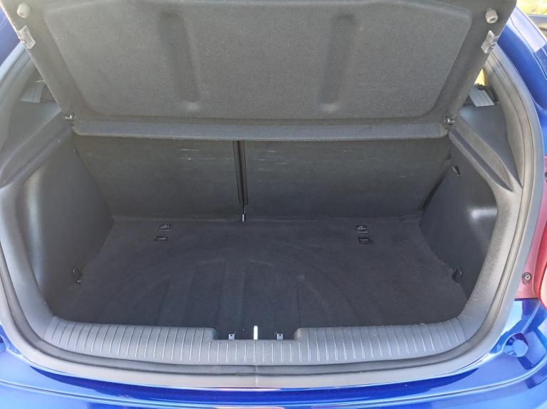 2012 Hyundai Veloster 1.6 GDi Sport TOP CONDITION NO DENTS NO SCRATCHES CAN SECURE 24/7 ON NET  C...