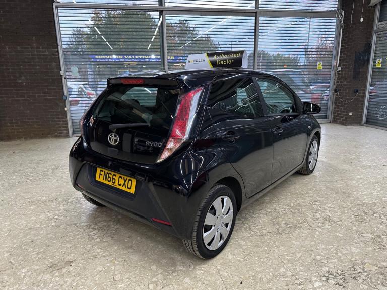 2016 Toyota AYGO 1.0 VVT-i X-Play 5dr HATCHBACK Petrol Manual