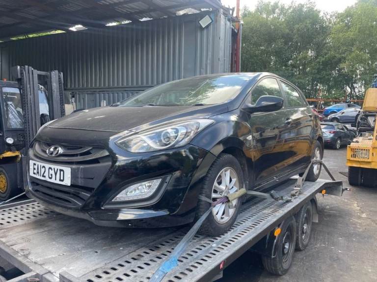 Share 2012 HYUNDAI I20 BREAKING MK2 1.2 G4FA BLACK BREAKING 1 X WHEEL NUT