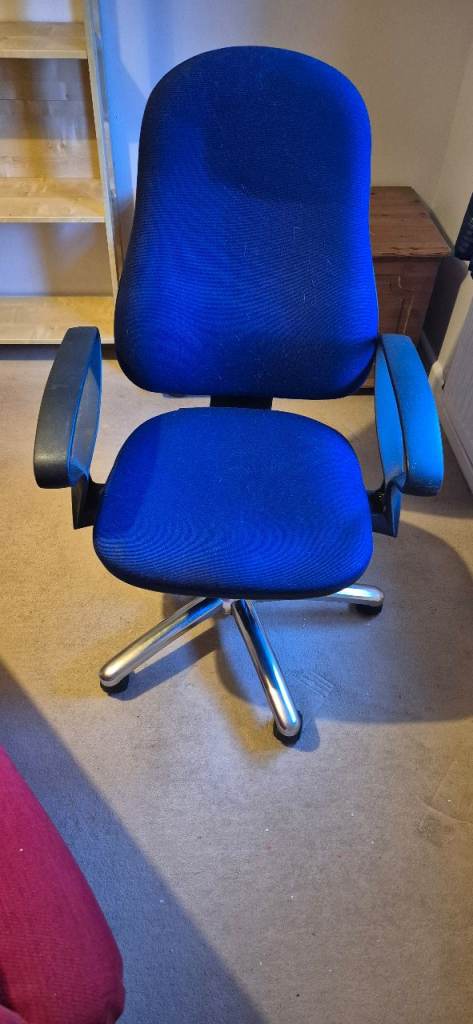 Swivel Office chair 