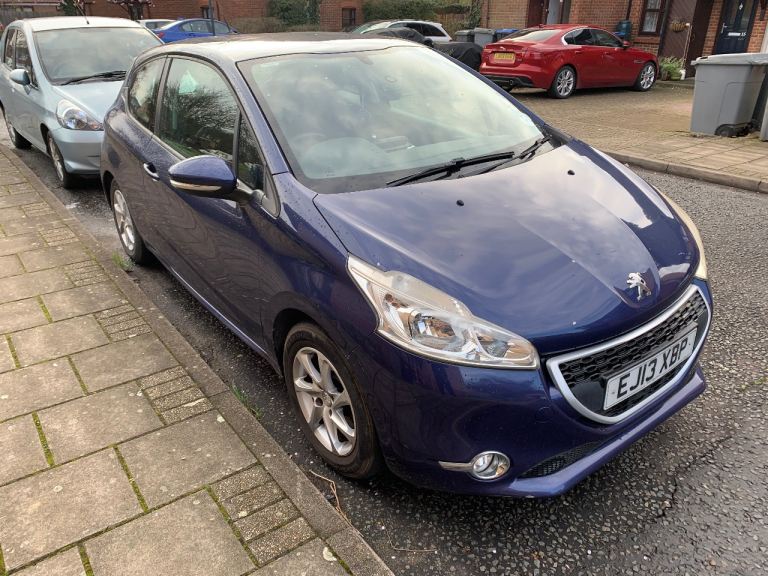Peugeot, 208, Hatchback, 2013, Manual, 999 (cc), 3 doors