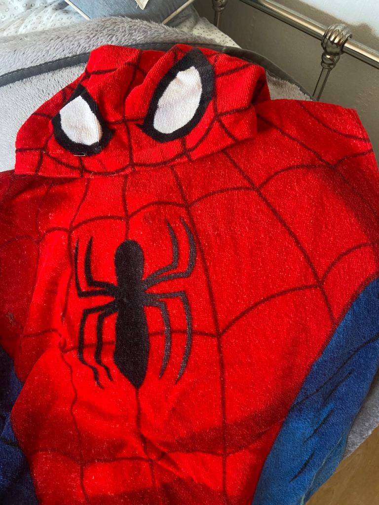 Spider-Man logo,1 beach towel 2 hood child’s towels