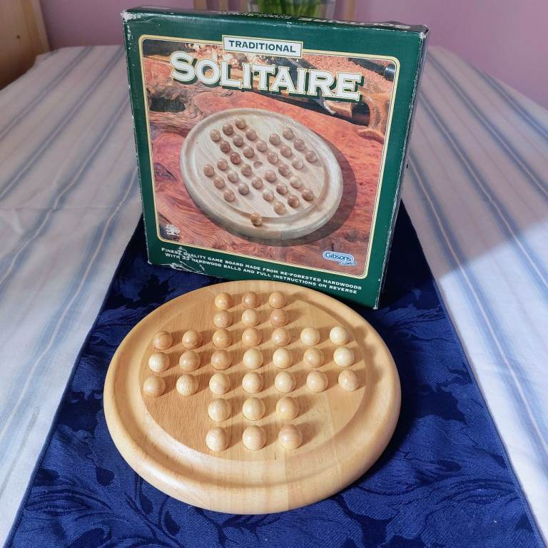 Vintage Gibsons Hardwood Solitaire Game 