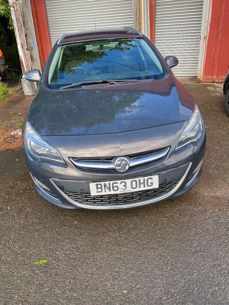 Vauxhall, ASTRA Hatchback Estate ,  2013, Manual, 1956 (cc), 5 doors
